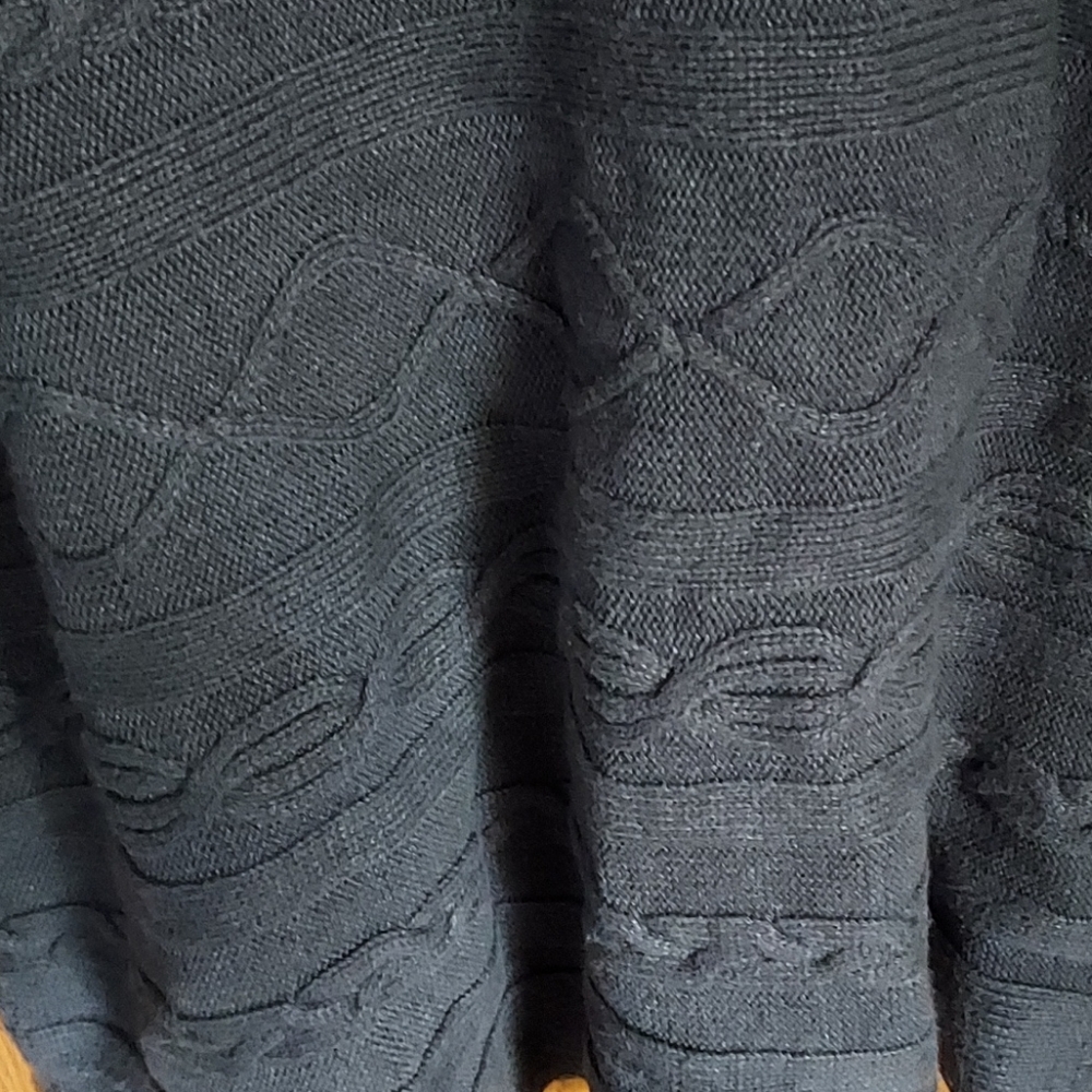 Sweater - Picture 3 of 4